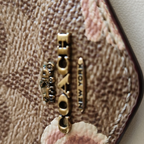 Beautiful Coach Signature with Floral Design Tri-fold Wallet 🧡🌸🤎 - Picture 2 of 12